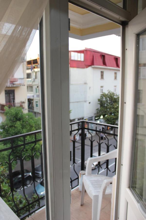 Hotel Dolphin Batoumi Extérieur photo