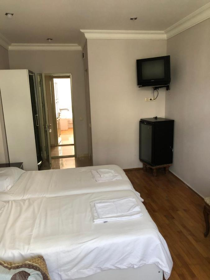 Hotel Dolphin Batoumi Extérieur photo