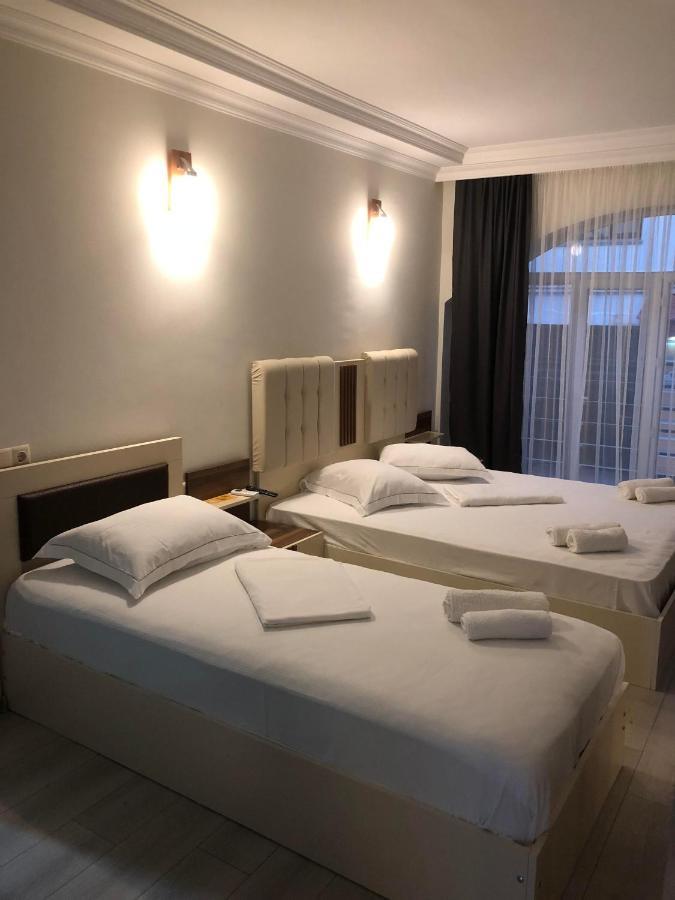 Hotel Dolphin Batoumi Extérieur photo